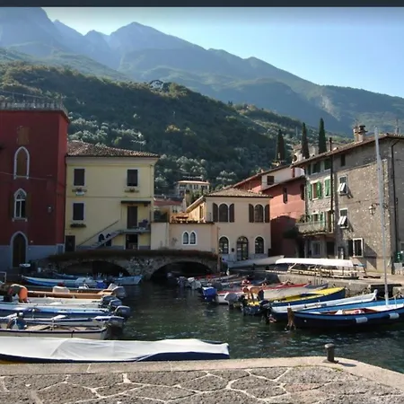 Romantico A Cassone Di Malcesine