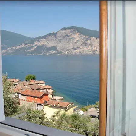 Apartment Romantico A Cassone Di
