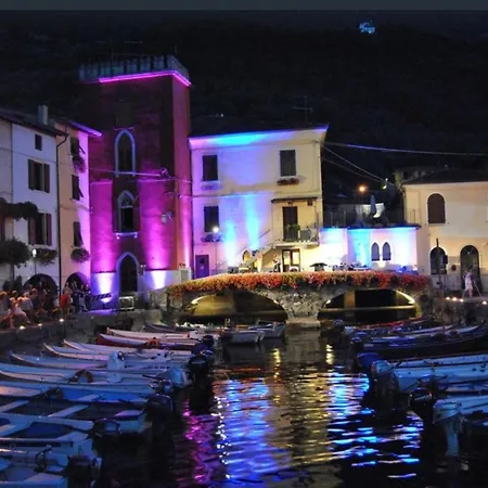 Romantico A Cassone Di * Malcesine