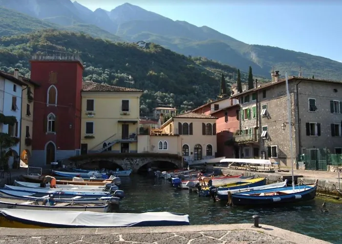 Romantico A Cassone Di Malcesine